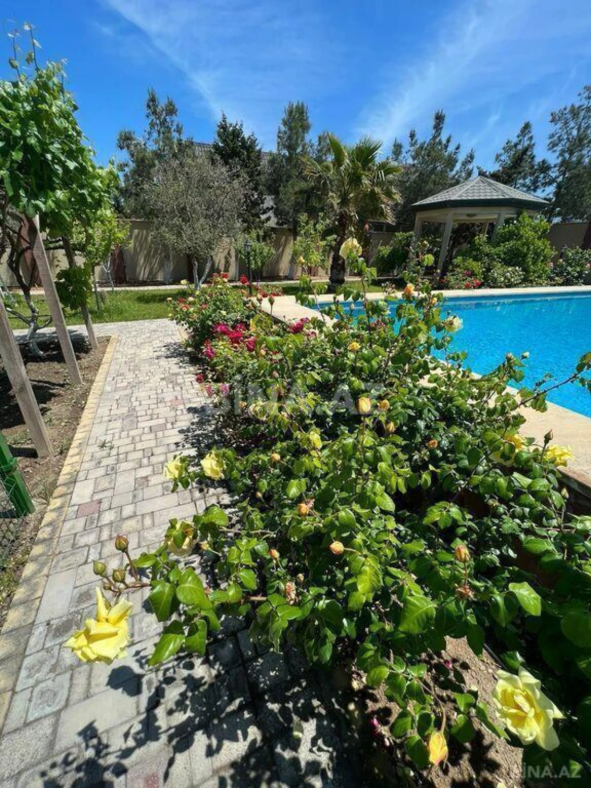 Kirayə verilir 5 otaqlı həyət evi 400 m²