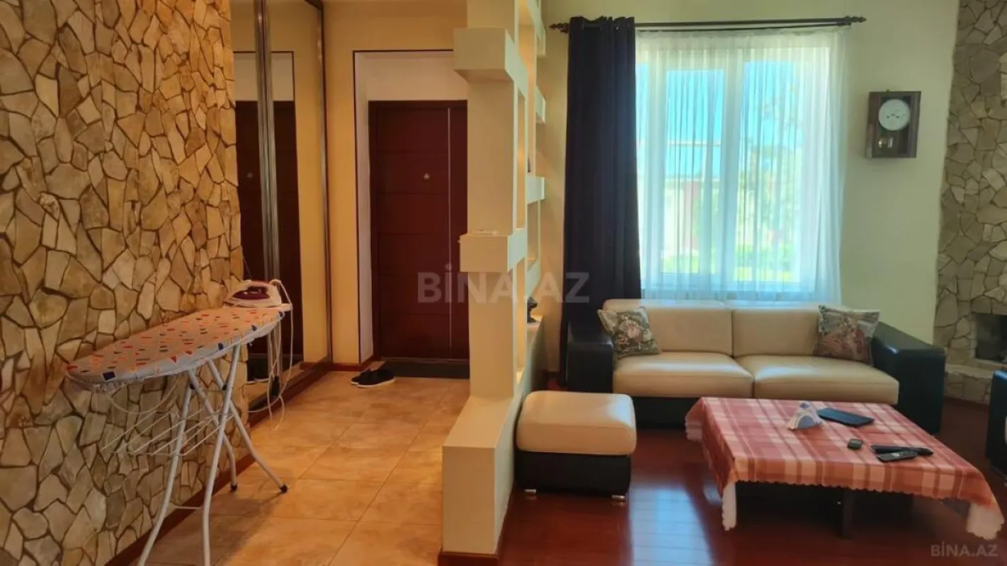 Kirayə verilir 5 otaqlı həyət evi 400 m²