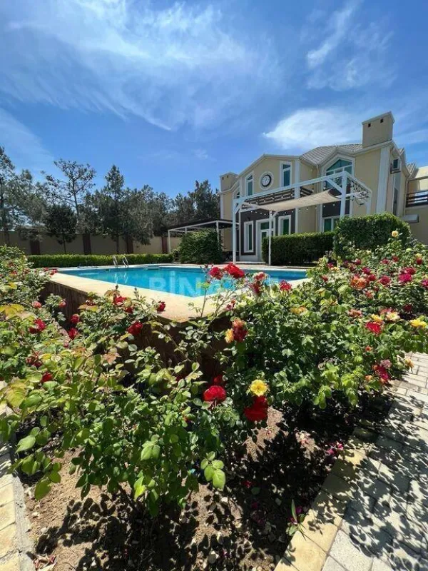 Kirayə verilir 5 otaqlı həyət evi 400 m²