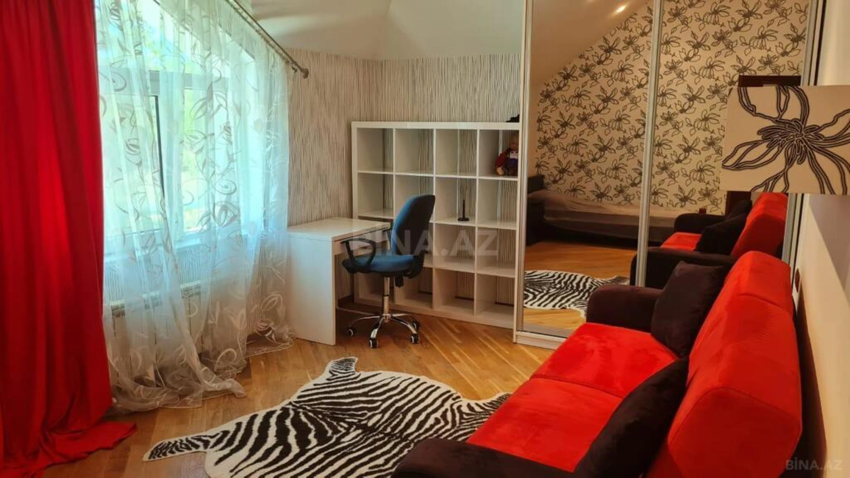 Kirayə verilir 5 otaqlı həyət evi 400 m²