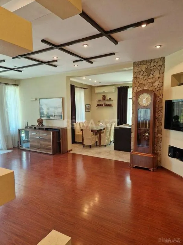 Kirayə verilir 5 otaqlı həyət evi 400 m²