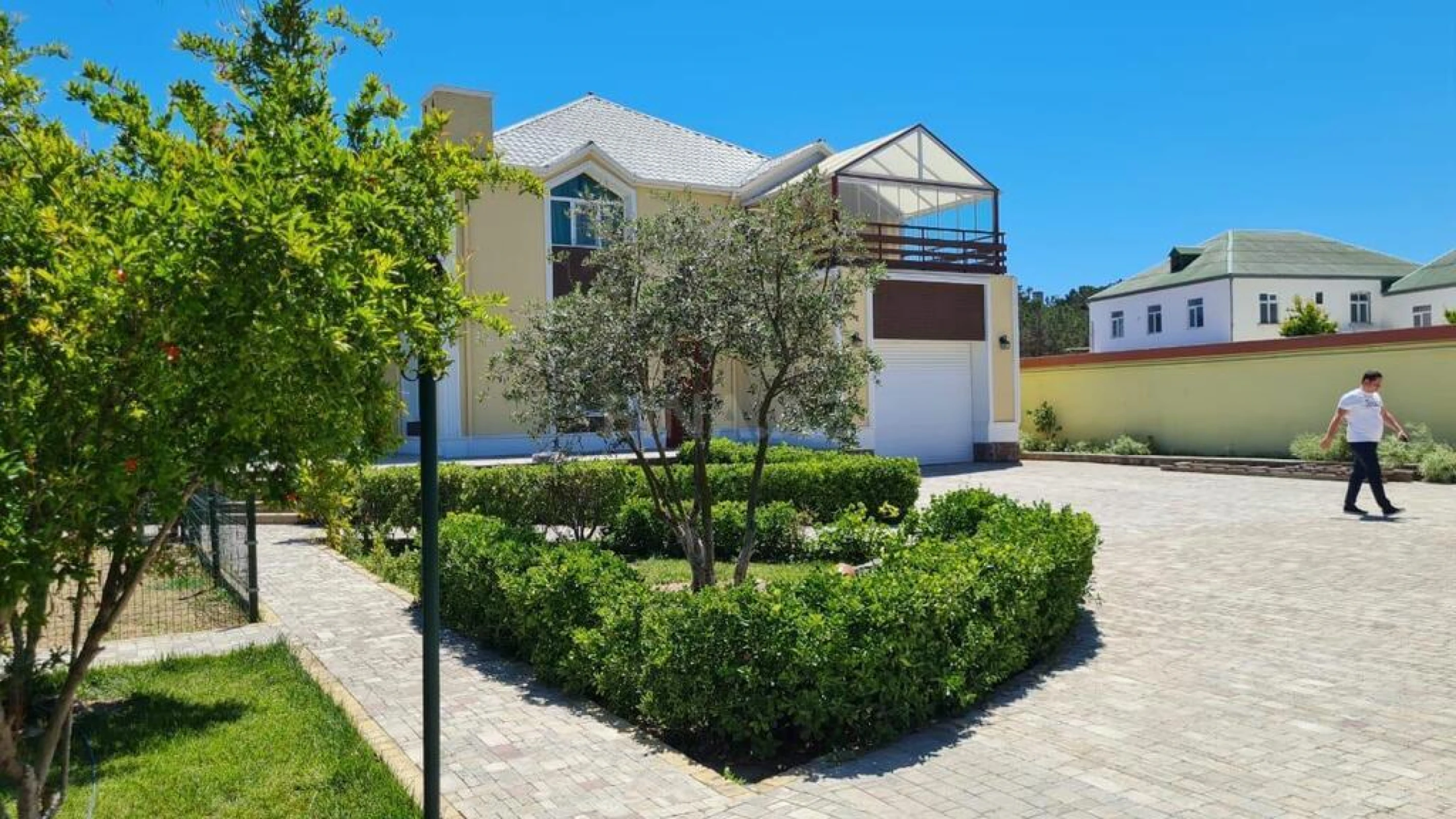 Kirayə verilir 5 otaqlı həyət evi 400 m²