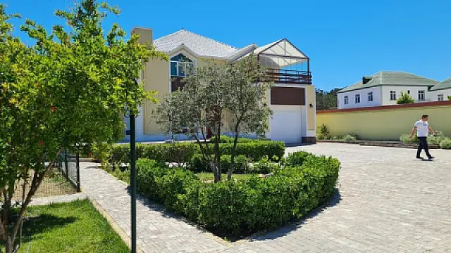 Kirayə verilir 5 otaqlı həyət evi 400 m²