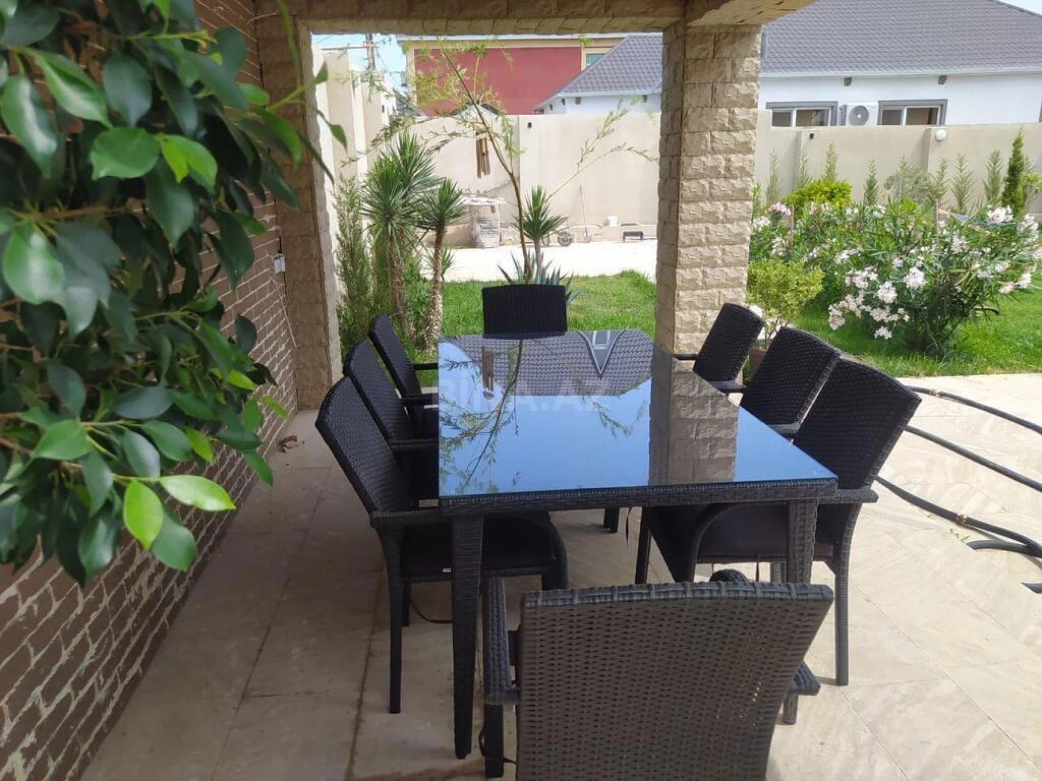 Kirayə verilir 5 otaqlı həyət evi 380 m²