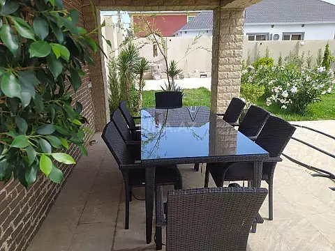 Kirayə verilir 5 otaqlı həyət evi 380 m²