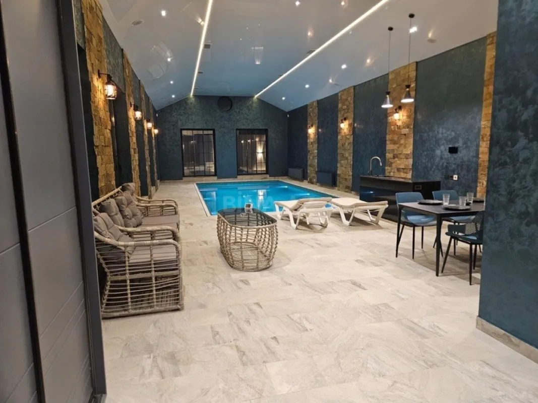 Kirayə verilir 5 otaqlı həyət evi 400 m²