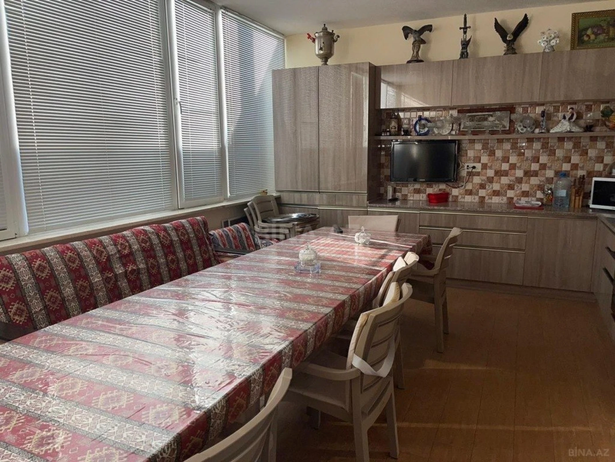 Kirayə verilir 8 otaqlı həyət evi 650 m²