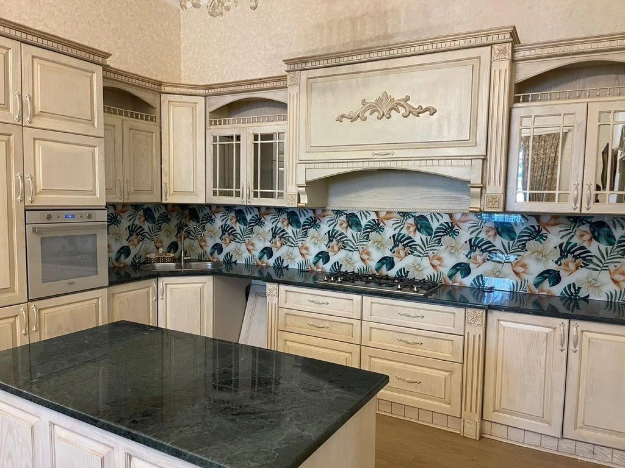 Kirayə verilir 8 otaqlı həyət evi 650 m²