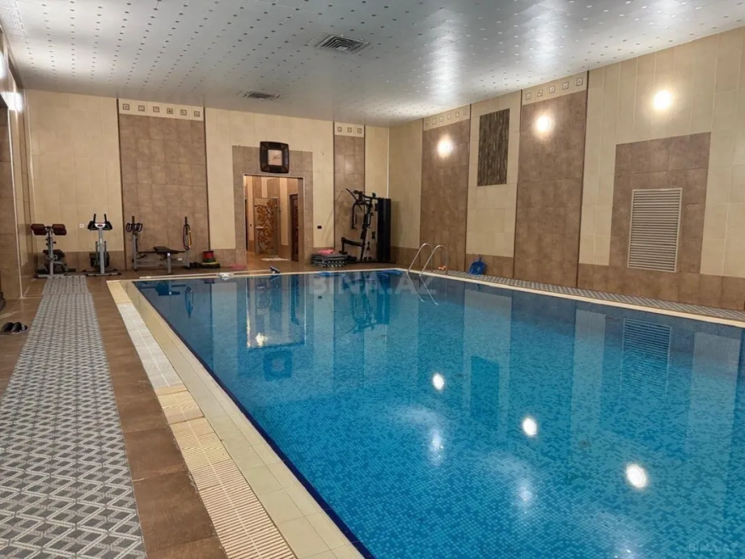 Kirayə verilir 10 otaqlı həyət evi 900 m²