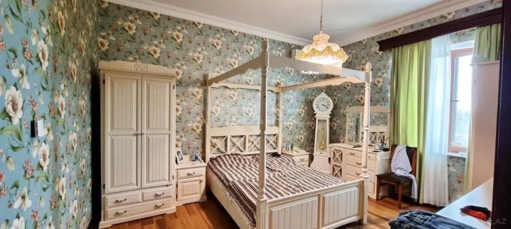 Kirayə verilir 10 otaqlı həyət evi 900 m²