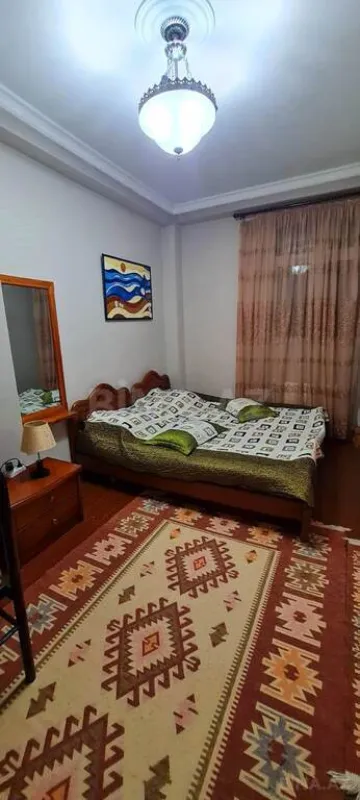 Satılır 7 otaqlı həyət evi 360 m²
