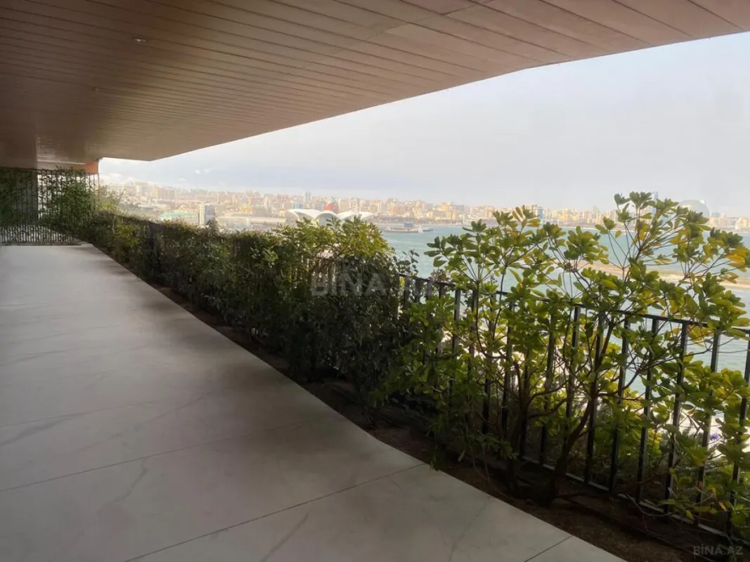 Satılır 4 otaqlı mənzil 249 m²