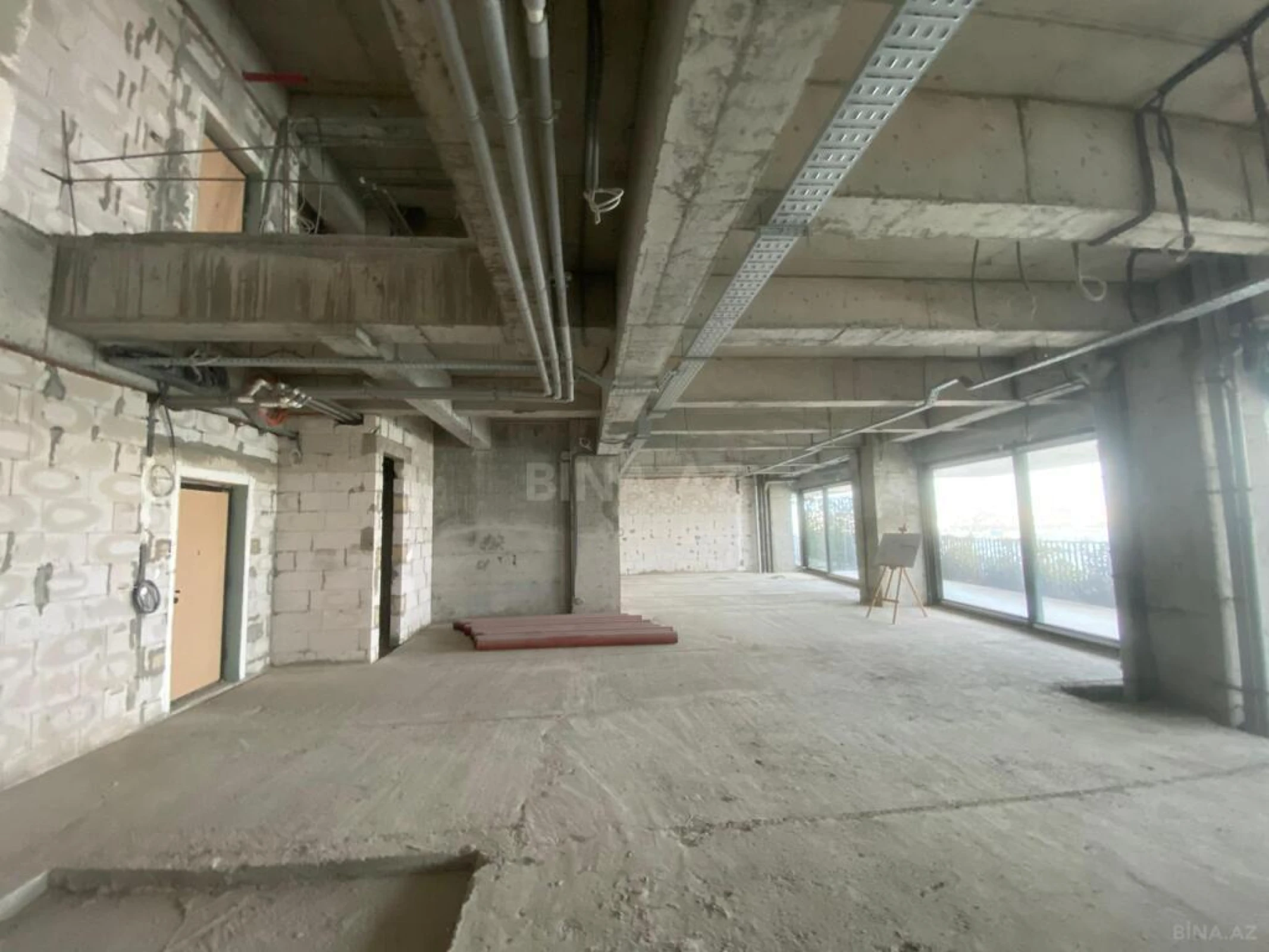 Satılır 4 otaqlı mənzil 249 m²