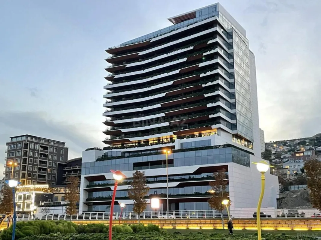 Satılır 4 otaqlı mənzil 249 m²