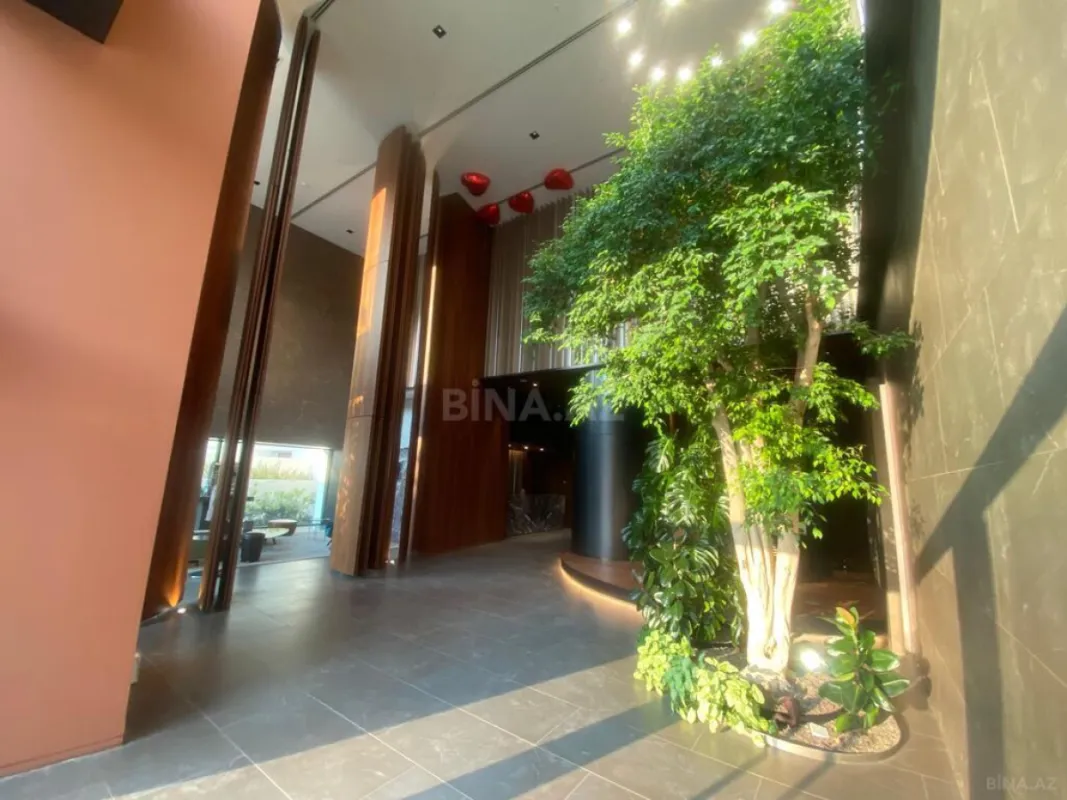 Satılır 4 otaqlı mənzil 249 m²