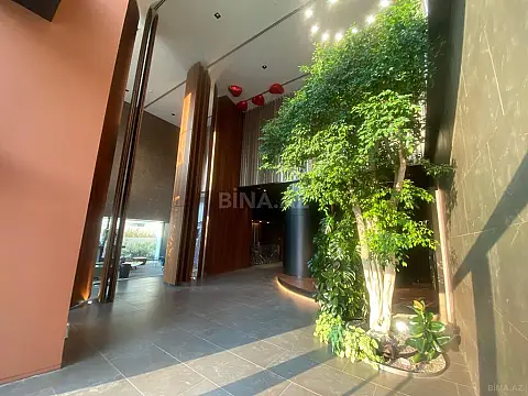 Satılır 4 otaqlı mənzil 249 m²