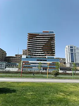 Satılır 4 otaqlı mənzil 249 m²