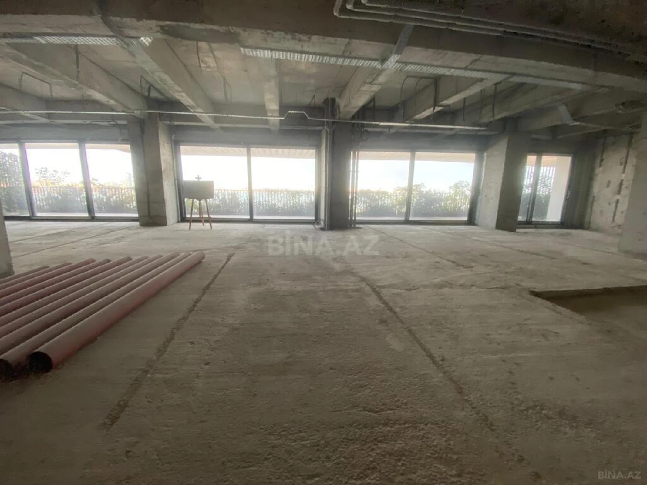 Satılır 4 otaqlı mənzil 249 m²