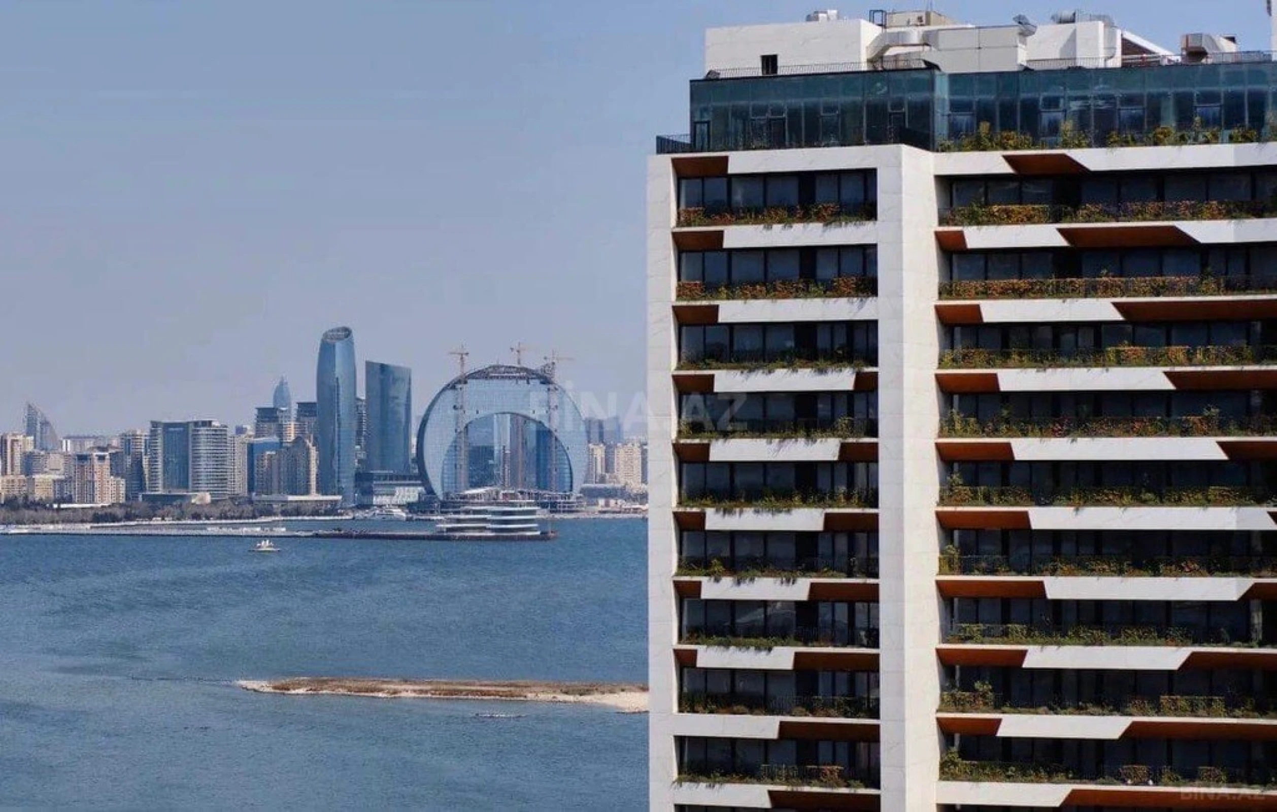 Satılır 5 otaqlı mənzil 288.8 m²