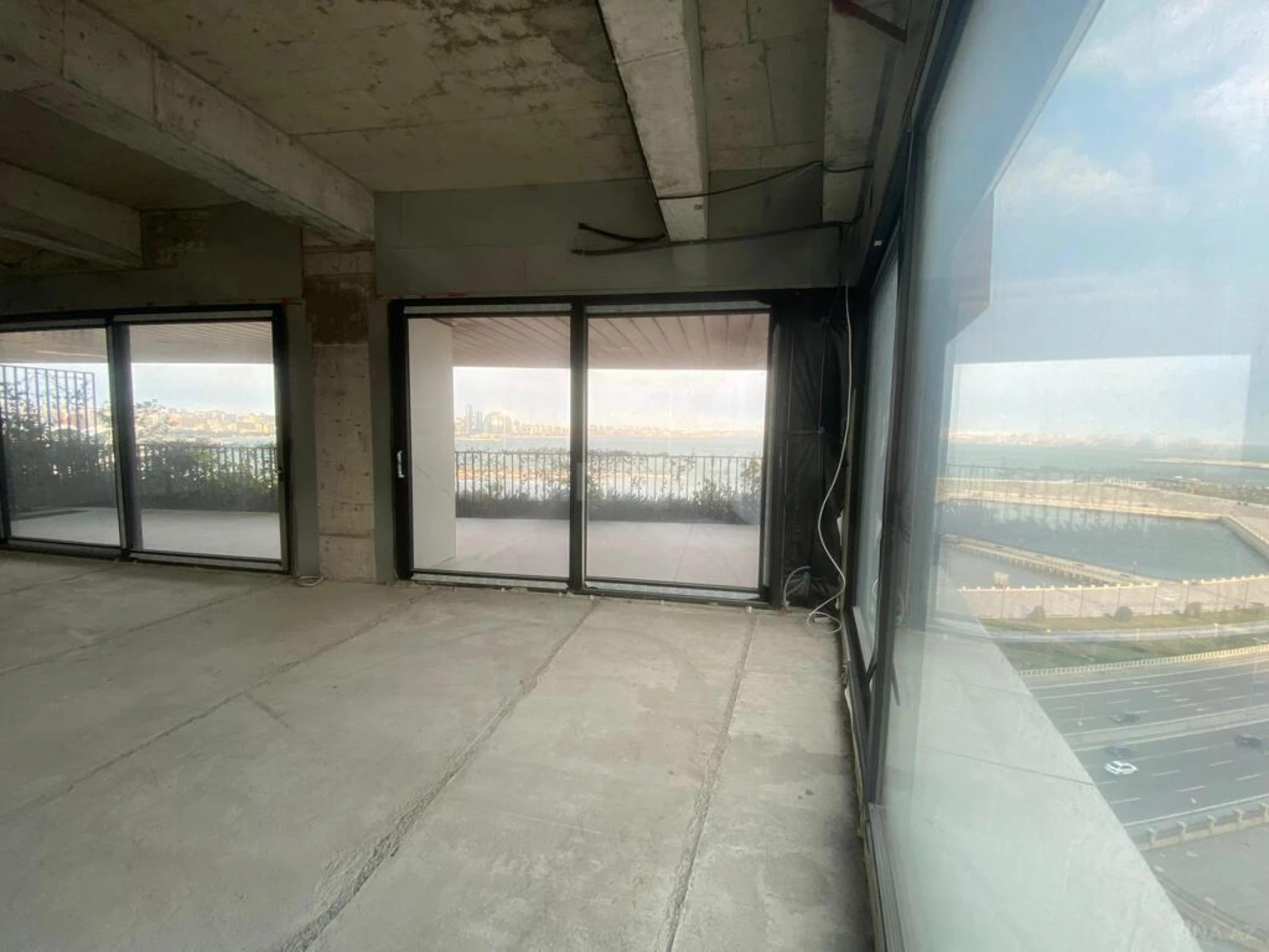 Satılır 5 otaqlı mənzil 288.8 m²