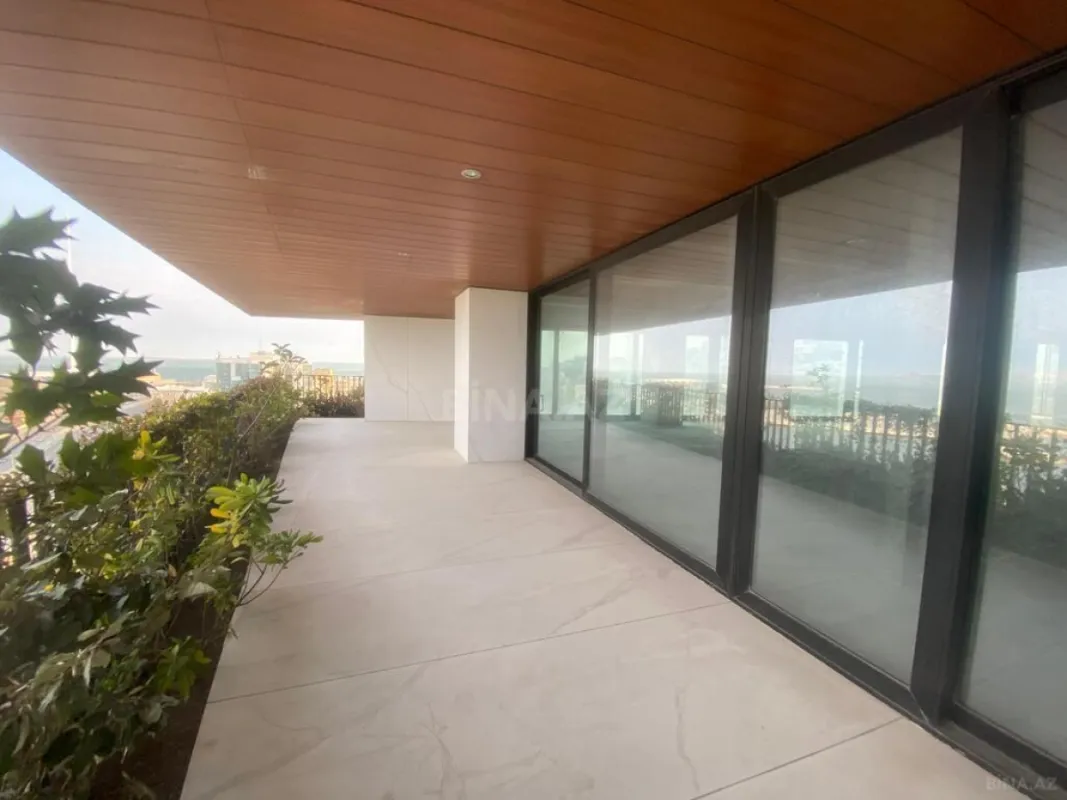 Satılır 5 otaqlı mənzil 288.8 m²