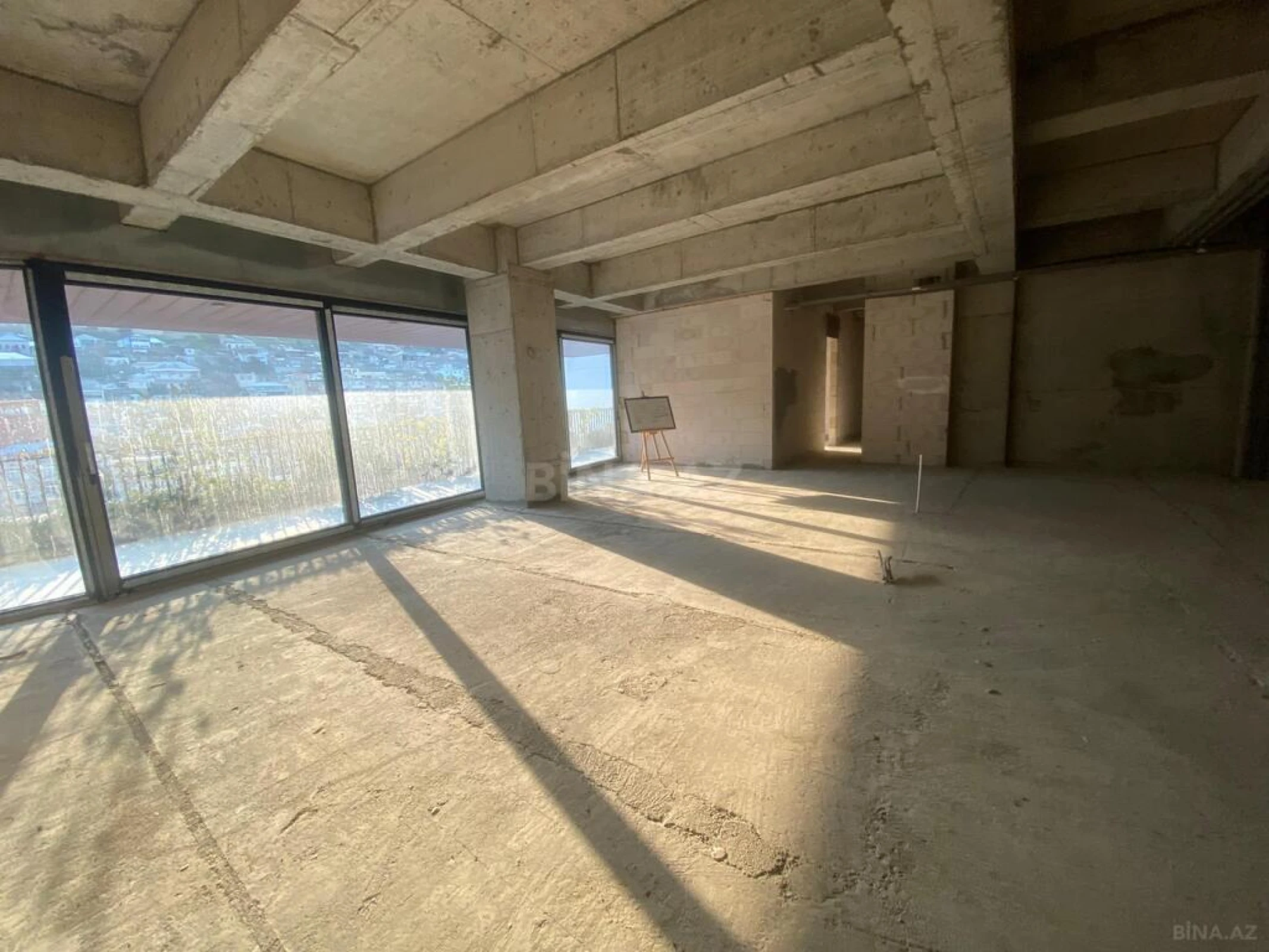 Satılır 5 otaqlı mənzil 288.8 m²