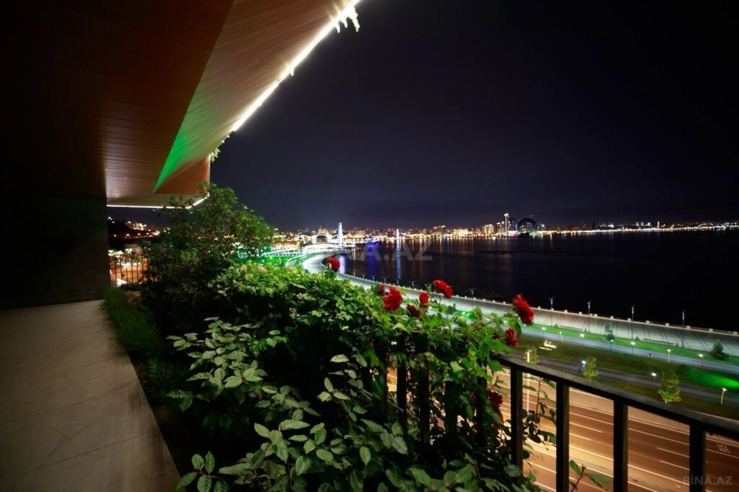 Satılır 5 otaqlı mənzil 288.8 m²