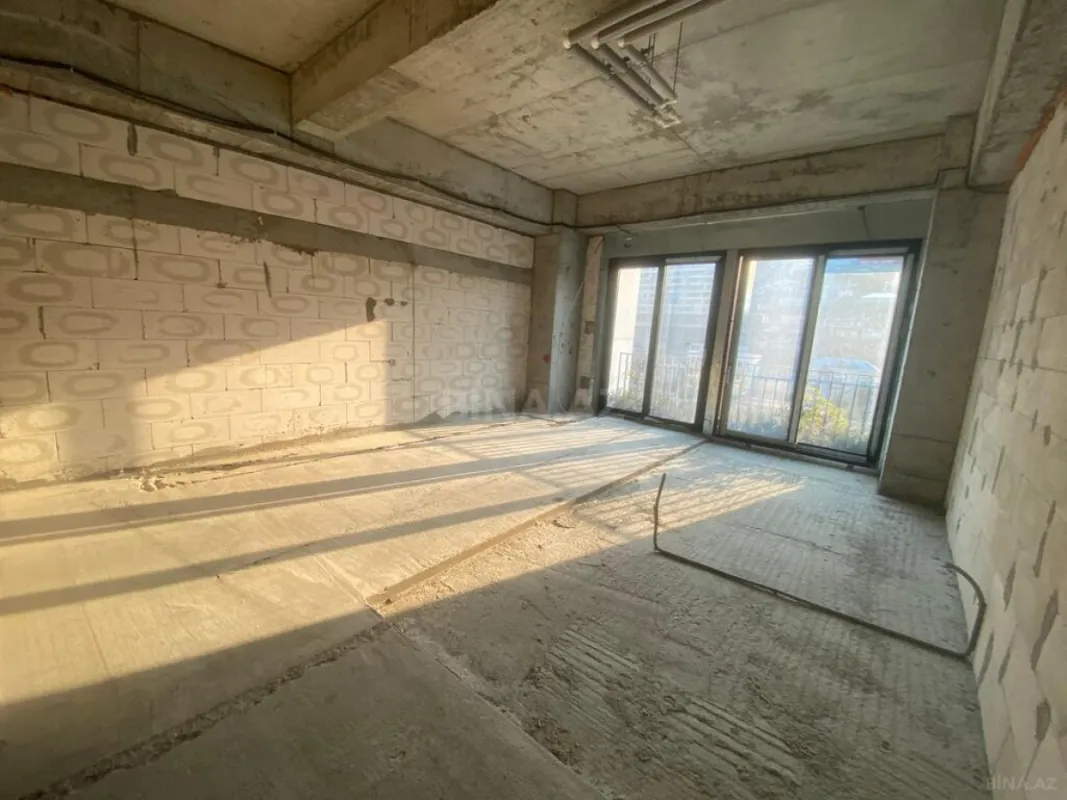 Satılır 5 otaqlı mənzil 288.8 m²