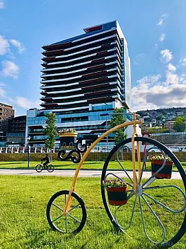 Satılır 5 otaqlı mənzil 288.8 m²