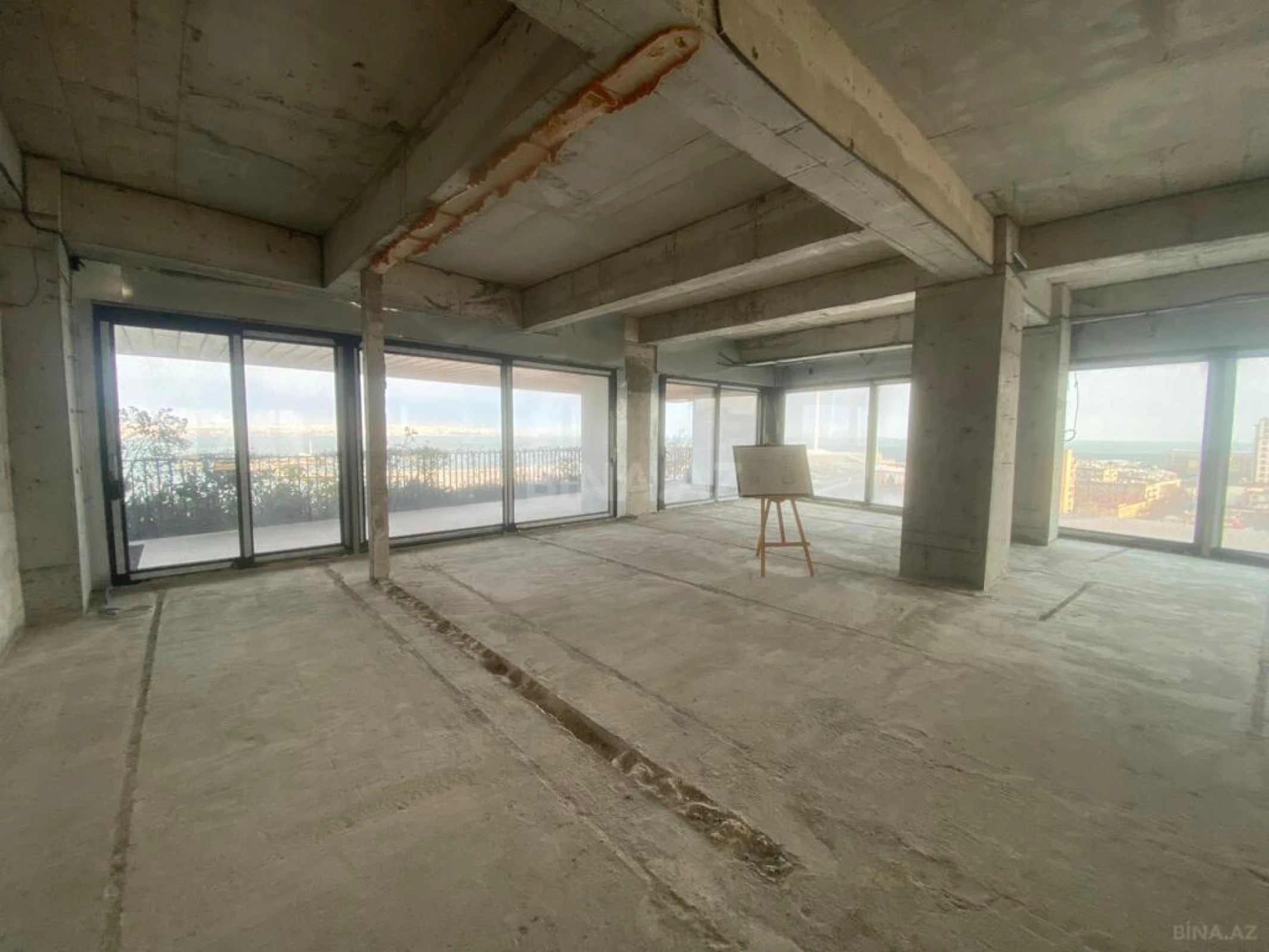 Satılır 5 otaqlı mənzil 288.8 m²