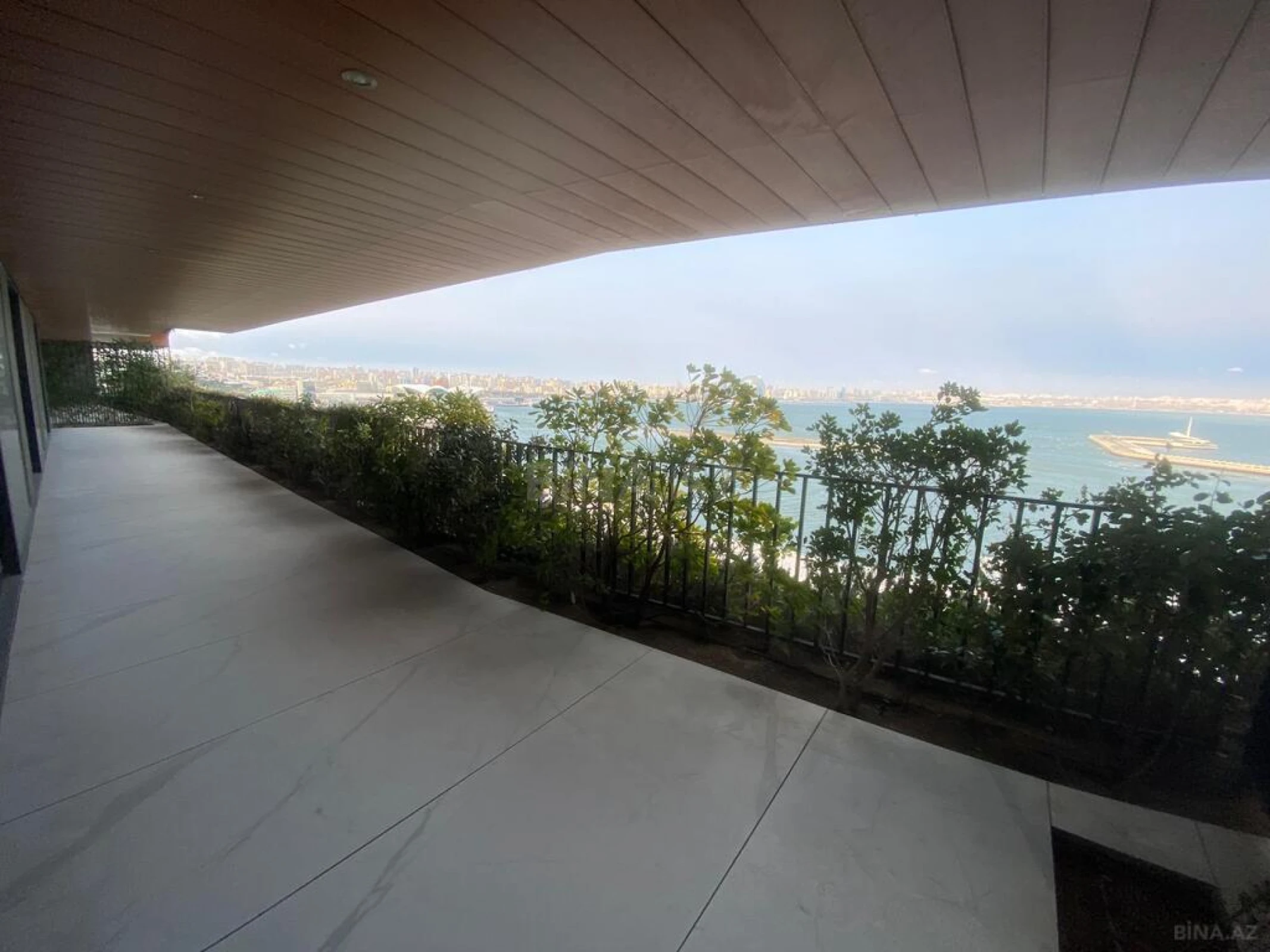 Satılır 5 otaqlı mənzil 288.8 m²