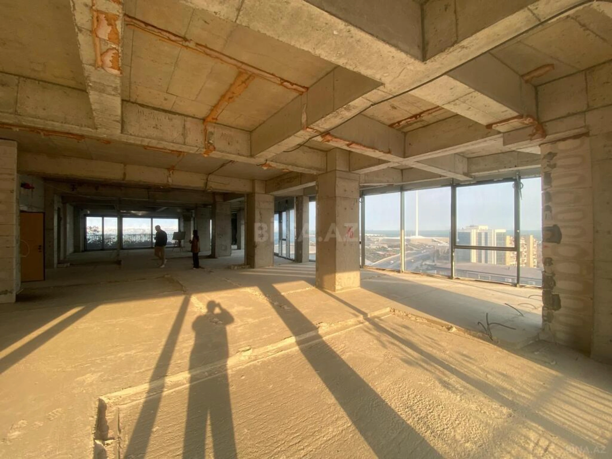 Satılır 5 otaqlı mənzil 288.8 m²