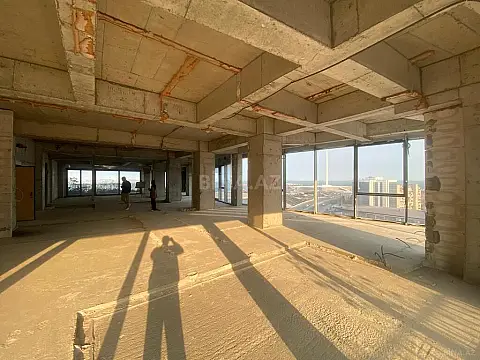 Satılır 5 otaqlı mənzil 288.8 m²