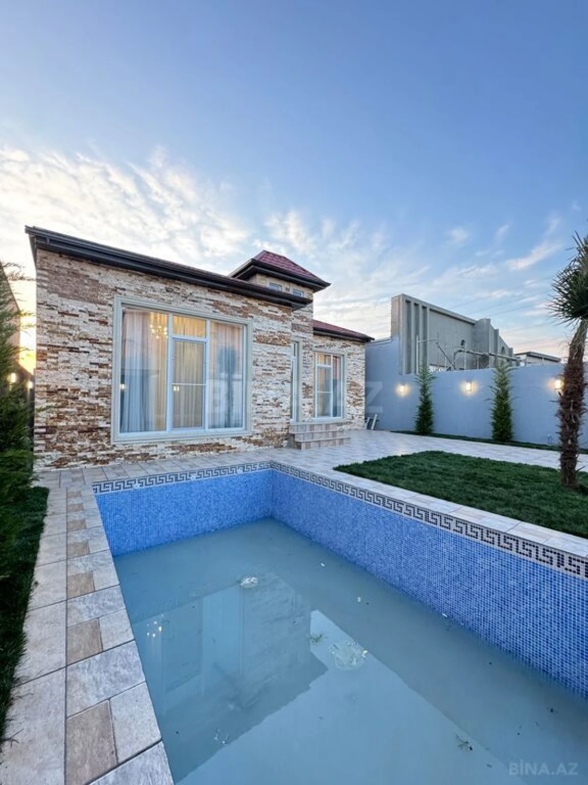 Satılır 4 otaqlı həyət evi 160 m²