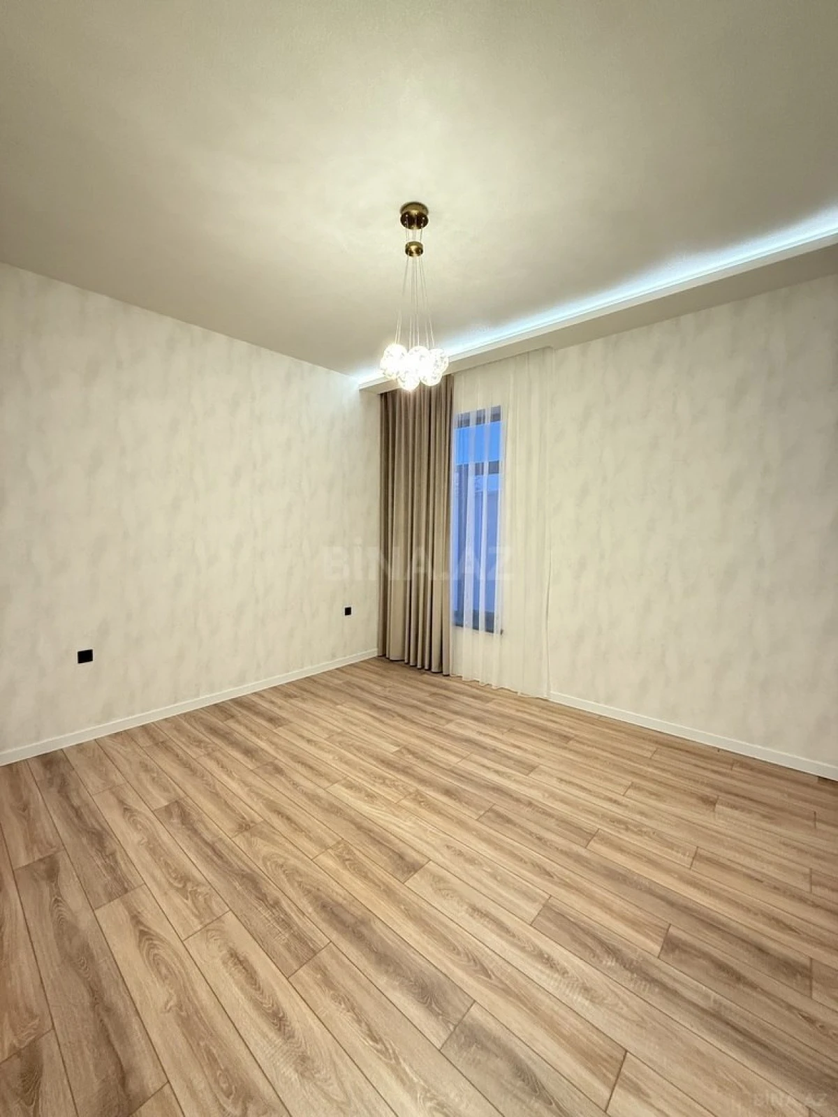 Satılır 4 otaqlı həyət evi 165 m²