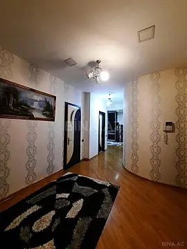 Satılır 4 otaqlı mənzil 177 m²