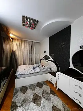 Satılır 4 otaqlı mənzil 177 m²