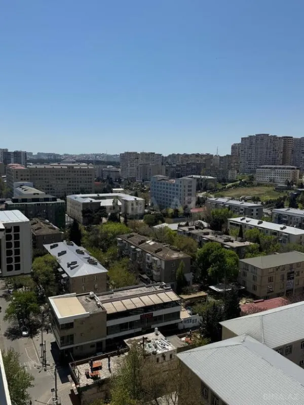 Satılır 3 otaqlı mənzil 125 m²