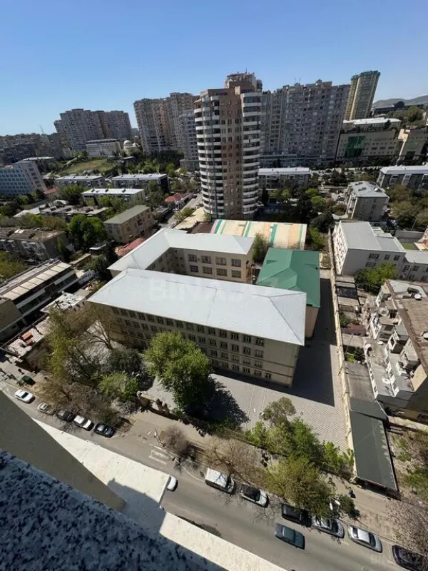 Satılır 3 otaqlı mənzil 125 m²