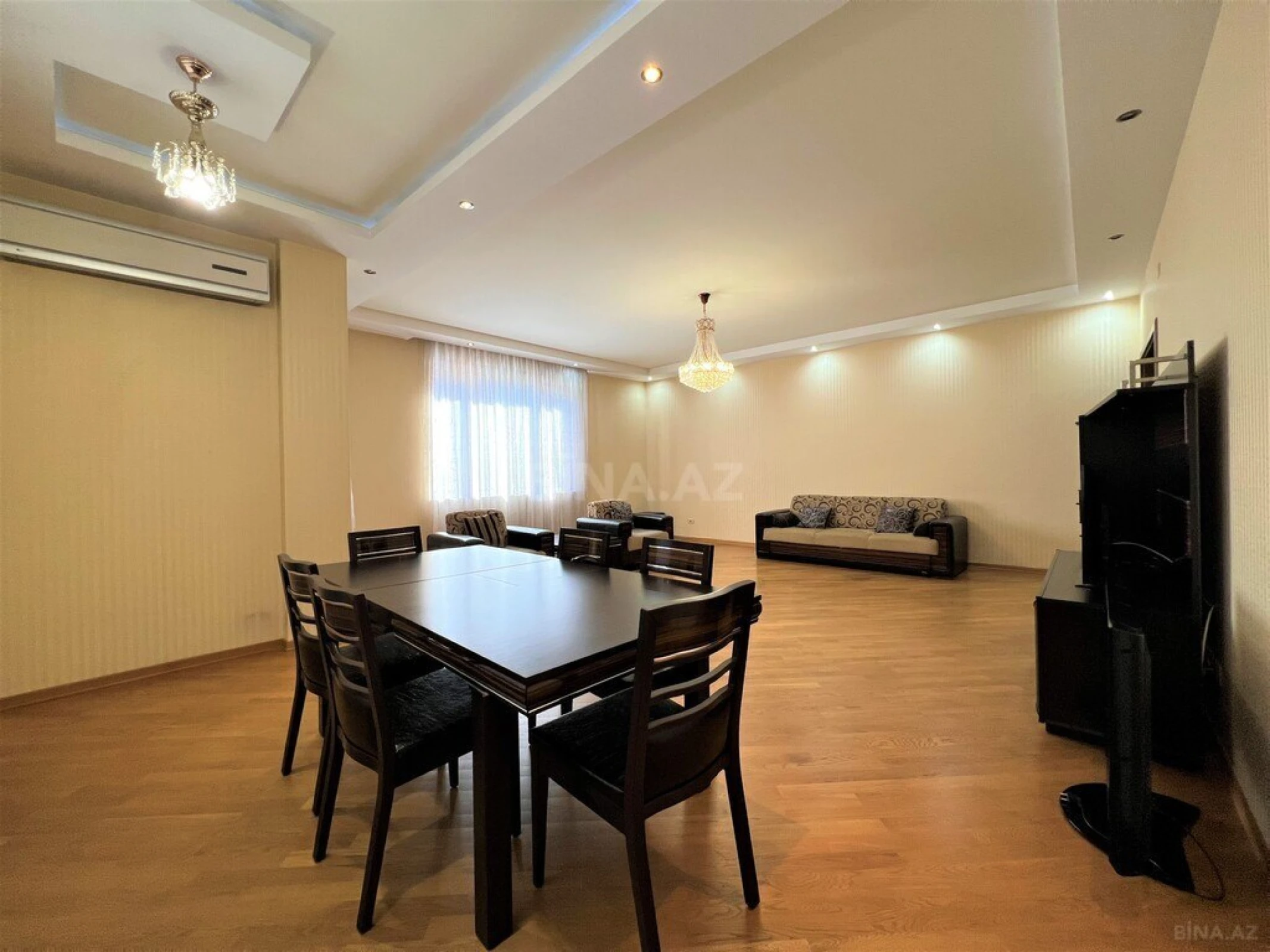 Kirayə verilir 4 otaqlı mənzil 230 m²