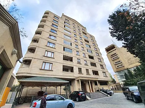 Kirayə verilir 4 otaqlı mənzil 230 m² — Bakı, Xətai 4 otaq 230.00 m²