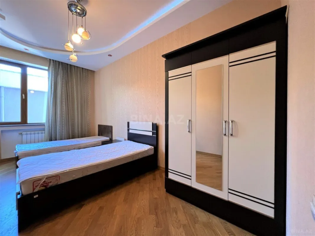 Kirayə verilir 4 otaqlı mənzil 230 m²