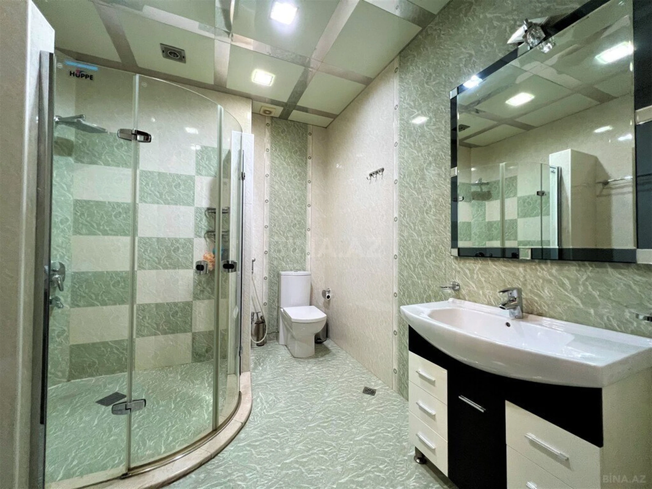 Kirayə verilir 4 otaqlı mənzil 230 m²