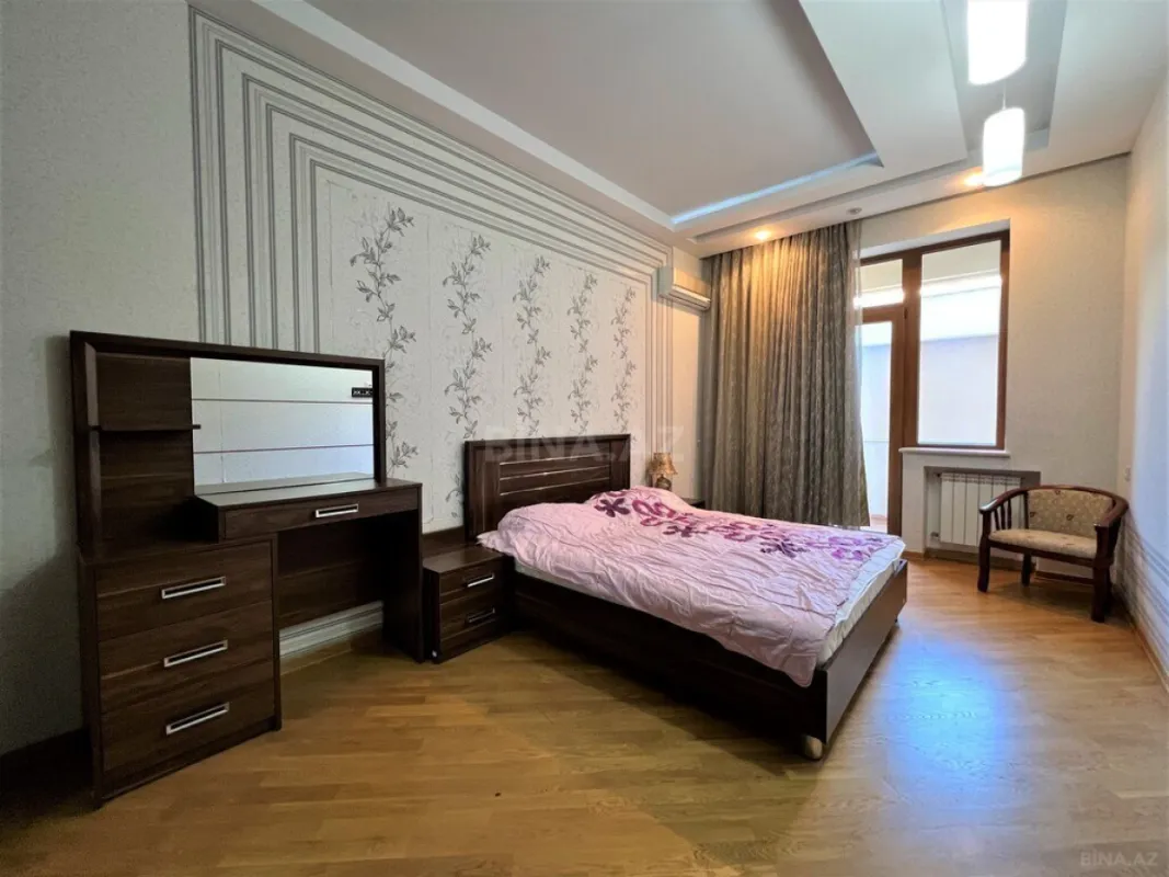 Kirayə verilir 4 otaqlı mənzil 230 m²