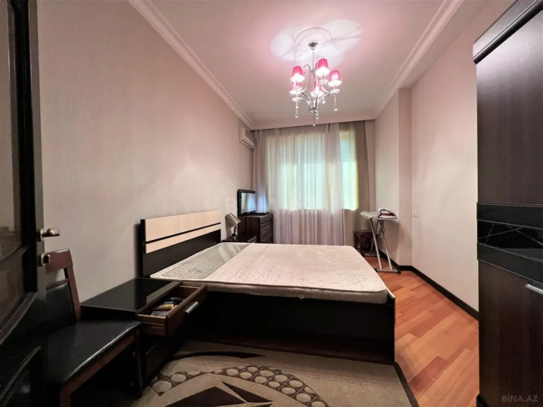 Kirayə verilir 3 otaqlı mənzil 160 m²