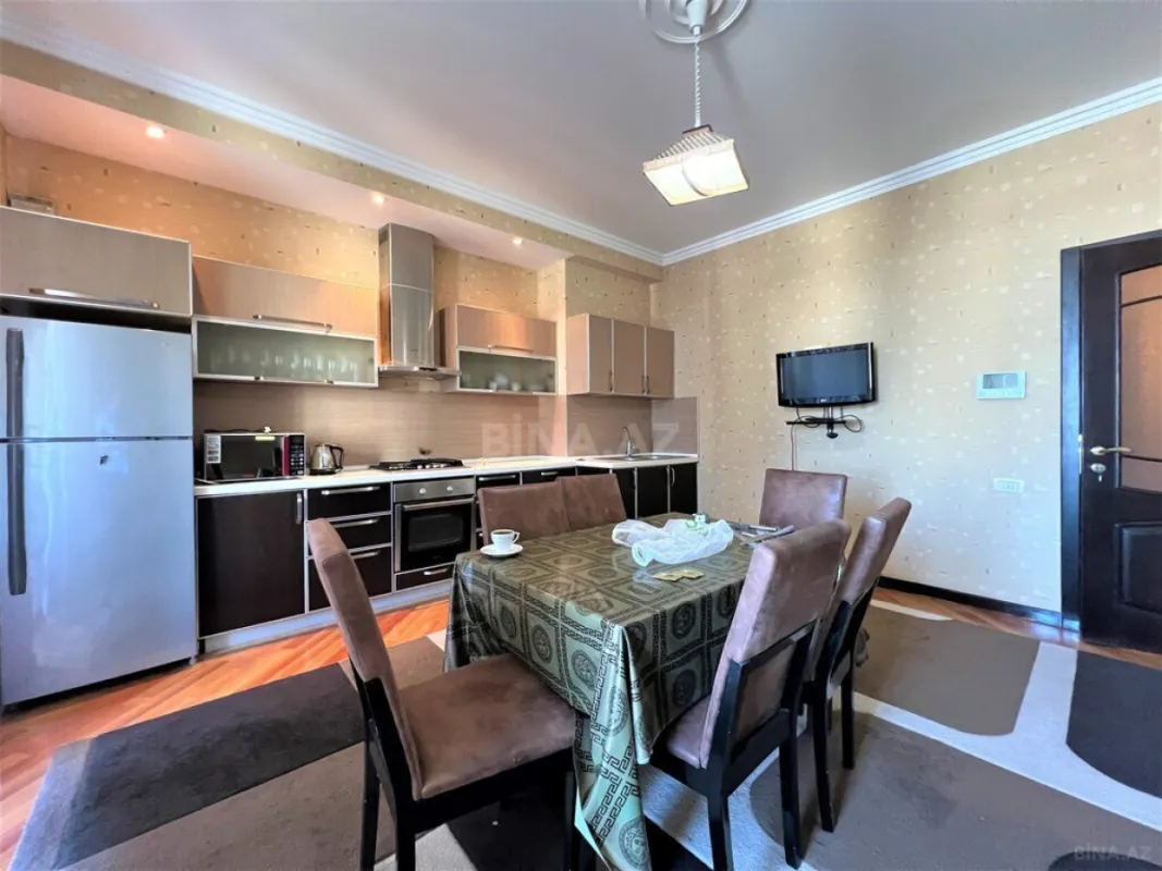 Kirayə verilir 3 otaqlı mənzil 160 m²