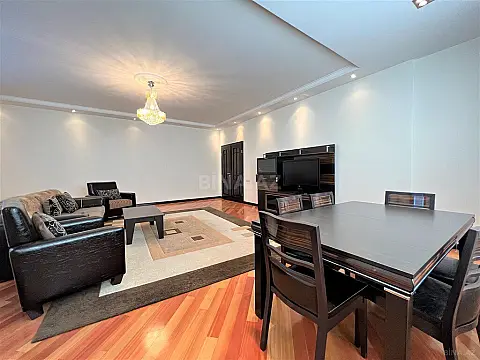 Kirayə verilir 3 otaqlı mənzil 160 m²
