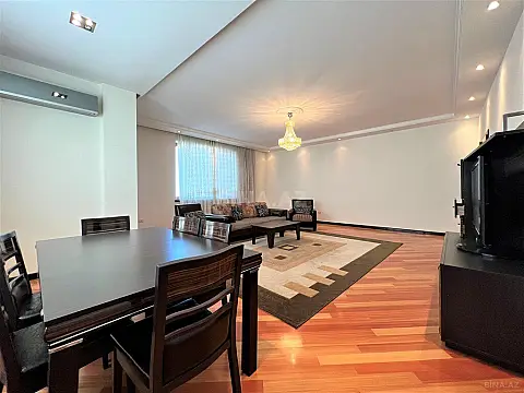 Kirayə verilir 3 otaqlı mənzil 160 m²