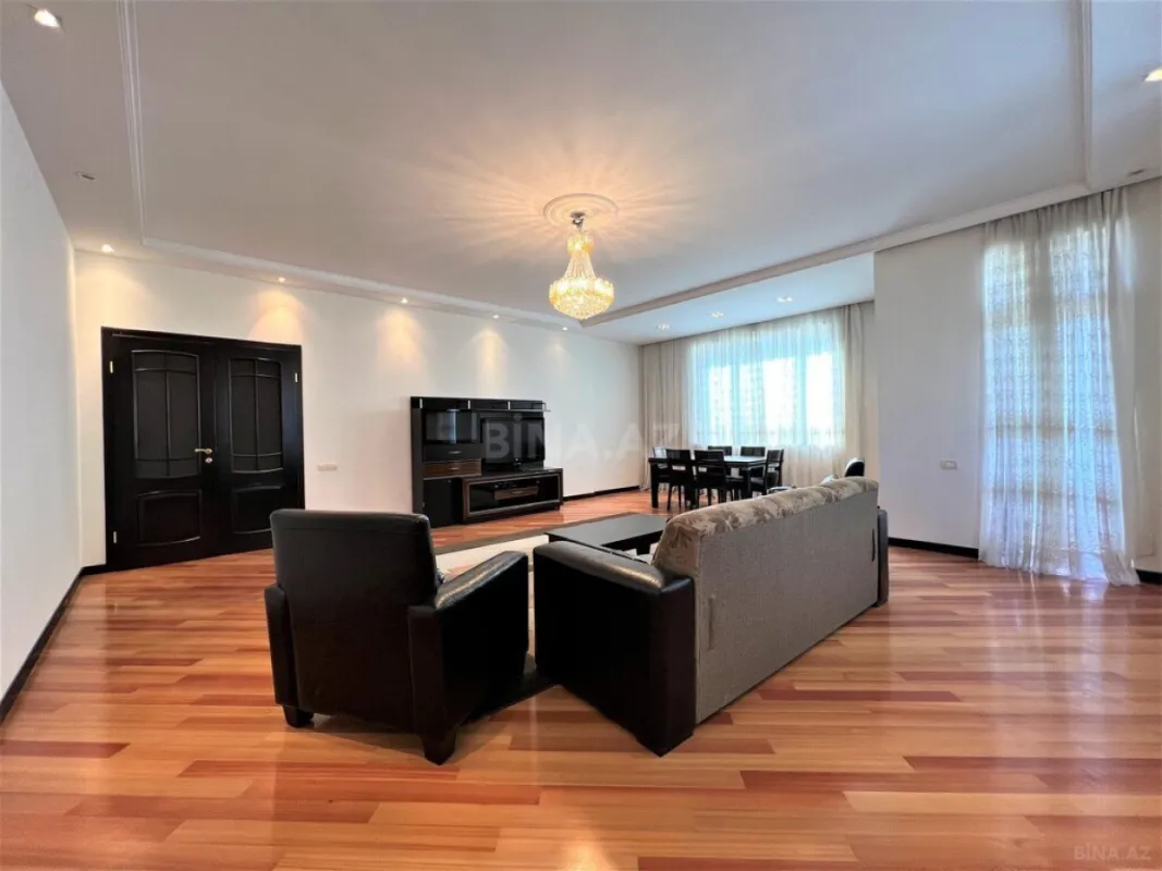 Kirayə verilir 3 otaqlı mənzil 160 m²
