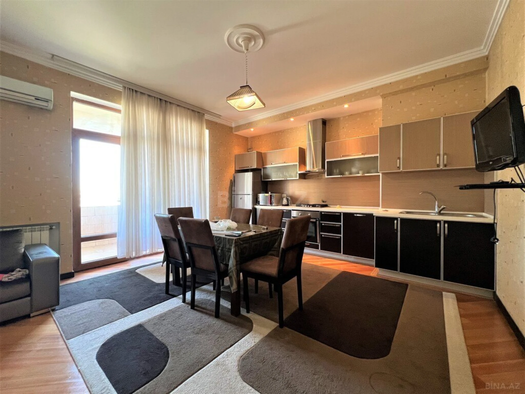 Kirayə verilir 3 otaqlı mənzil 160 m²
